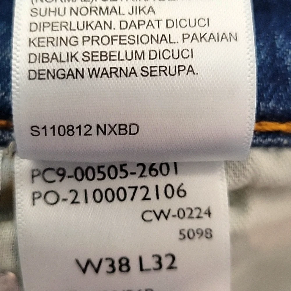 Levi's Mens 505 Regular Jeans Straight Leg Denin Medium Wash Size 38x32 NWT